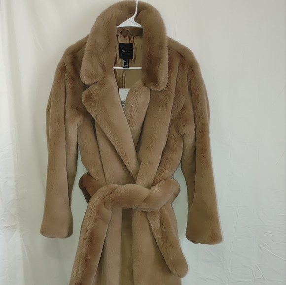 Forever 21 Jackets & Blazers - NWT: Forever 21 Faux Fur Jacket (Large)
